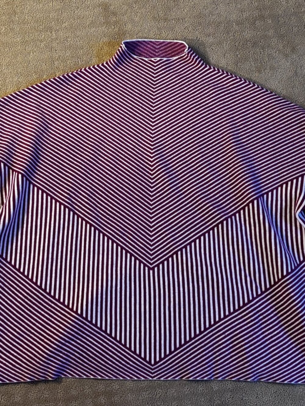 Beautiful Tahari brand Ladies sweater - Size 3X - Pink - Fun Style! NWOT.